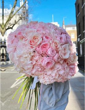 Cloud Nine Luxury Pink Bouquet