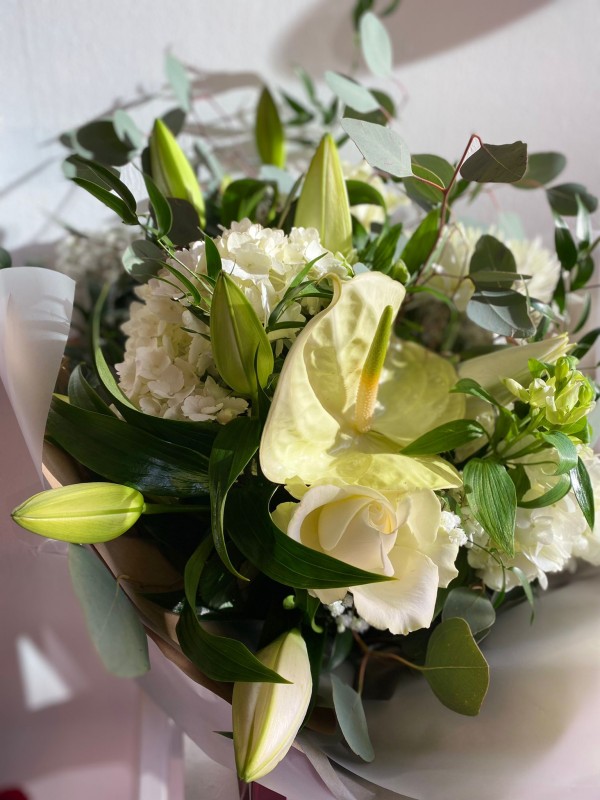 Neutral Hand-Tied Bouquet